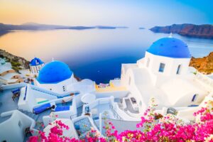 SANTORINI ON A BUDGET - Tips for Sun, Sea & Savings 🌊