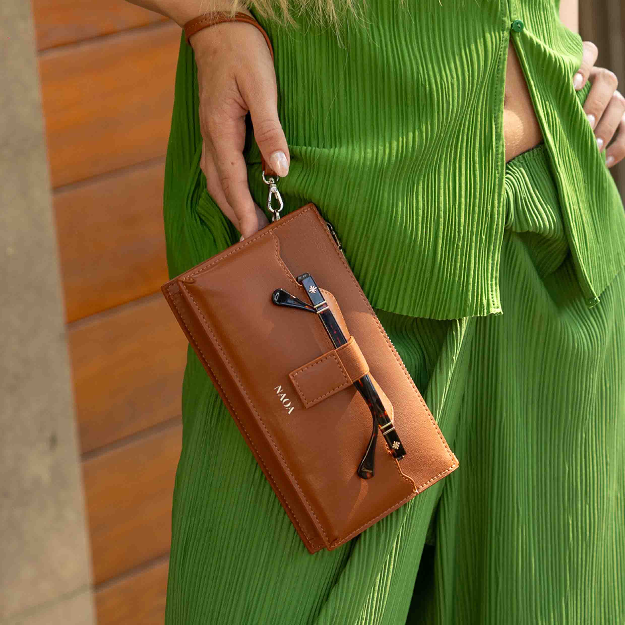 NAOA Lunette+ Apple Leather Crossbody - Cognac - Image 7