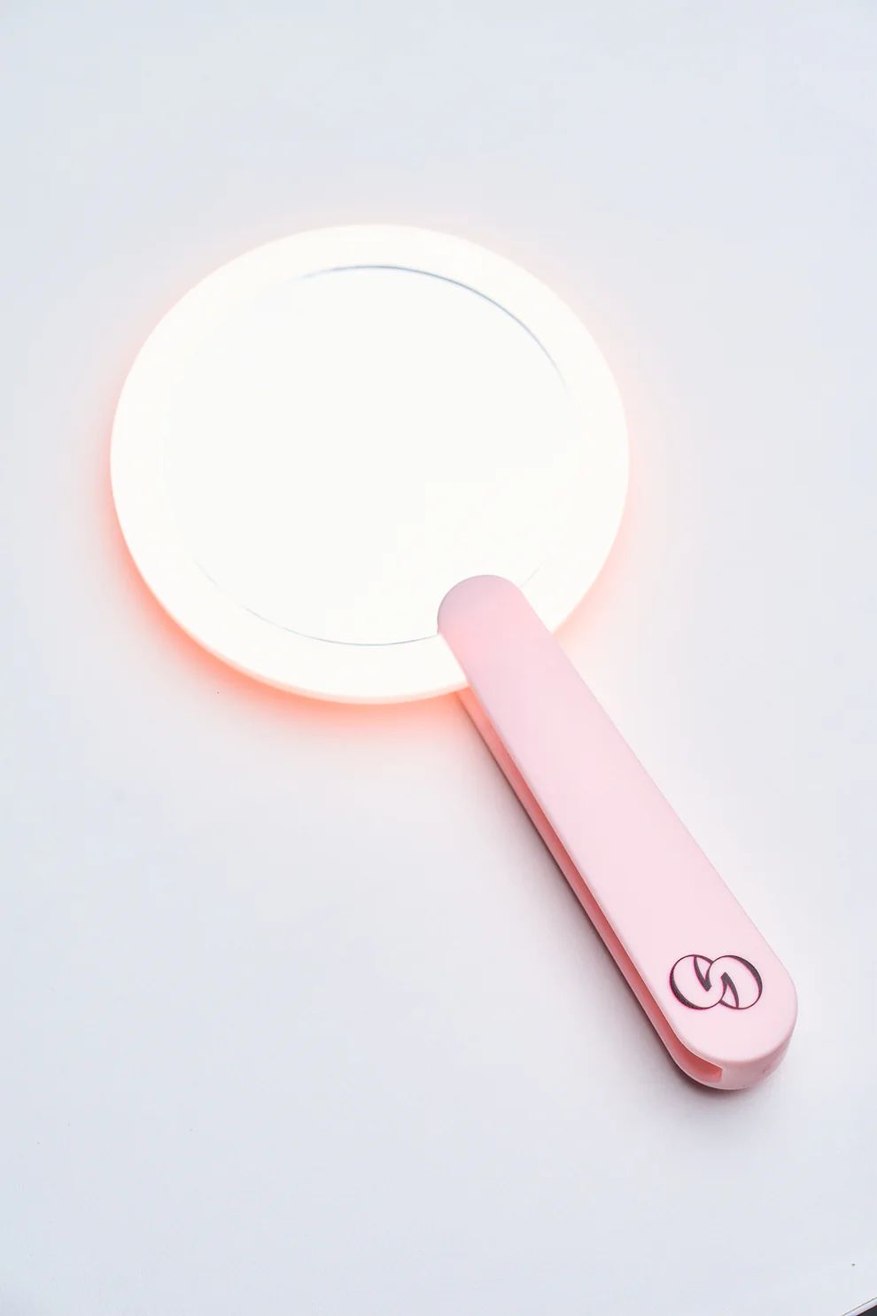 6FIFTYTWO Pink LED Hand Held Mirror - Image 3