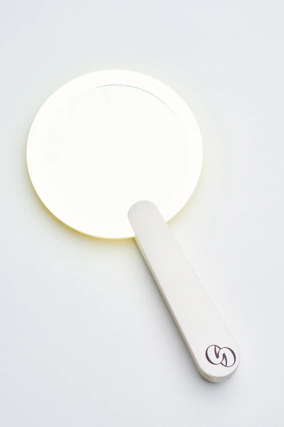 6FIFTYTWO White LED Hand Held Mirror - Image 2