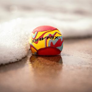 Mavrix Water Skim Ball in black and blue — 6.5cm skimming ball for pool and beach — BeachSupplies.co.uk